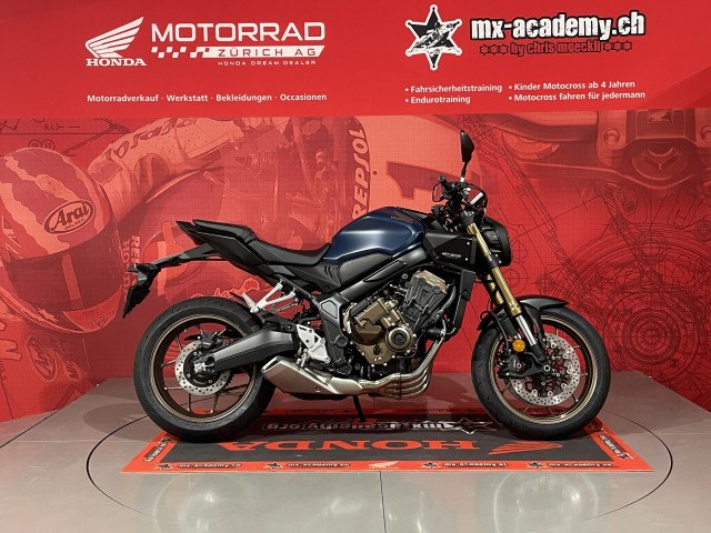 HONDA CB 650 R E-Clutch Neufahrzeug in blau, 649 ccm kaufen — bei Honda Motorrad Zürich in Volketswil