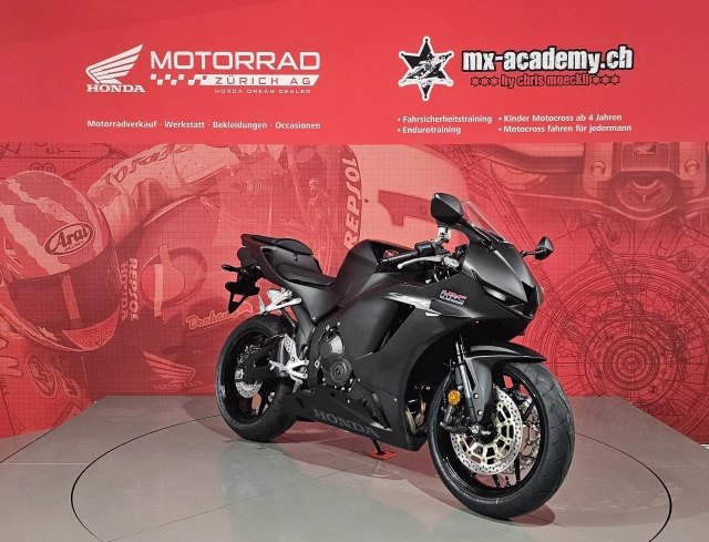 HONDA CBR 600 RR Neufahrzeug in schwarz, 599 ccm kaufen — bei Honda Motorrad Zürich in Volketswil