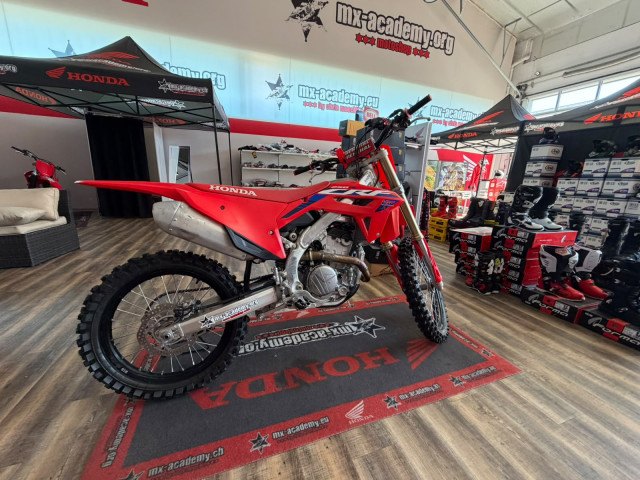HONDA CRF250R Occasion in rot, 249 ccm kaufen — bei Honda Motorrad Zürich in Volketswil