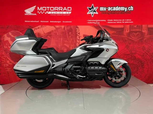 Honda GL1800 Goldwing Tour DCT GL1800 Bagger, silber Tour