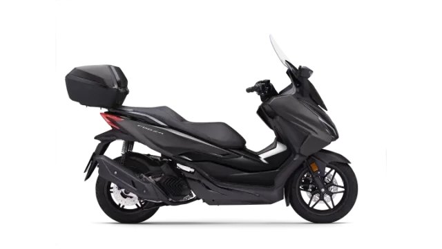 HONDA NSS 125 Forza Neufahrzeug in schwarz, 125 ccm kaufen — bei Honda Motorrad Zürich in Volketswil
