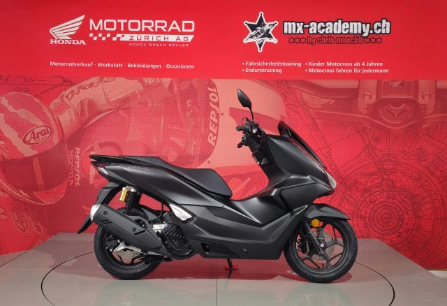 HONDA PCX 125 Neufahrzeug in schwarz, 125 ccm kaufen — bei Honda Motorrad Zürich in Volketswil