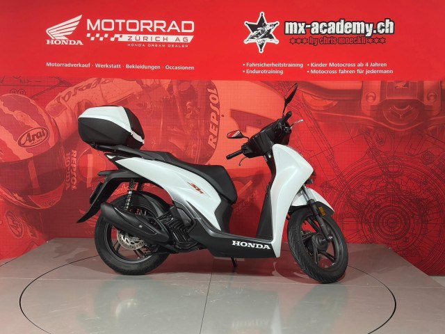 HONDA SH 125 Neufahrzeug in weiss, 125 ccm kaufen — bei Honda Motorrad Zürich in Volketswil