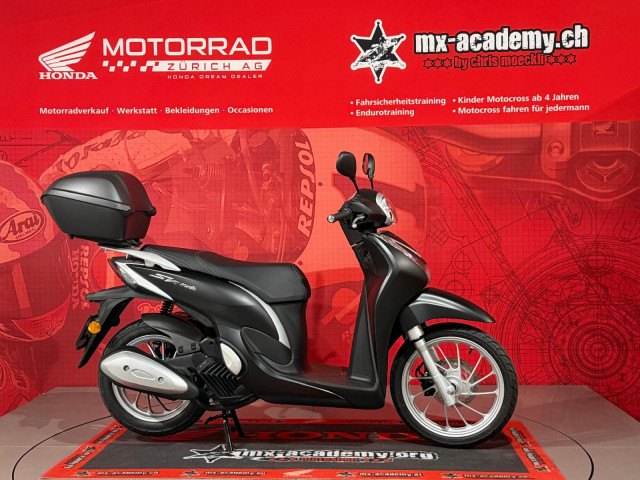 HONDA SH 125 Mode in schwarz, 125 ccm mieten — bei Honda Motorrad Zürich in Volketswil