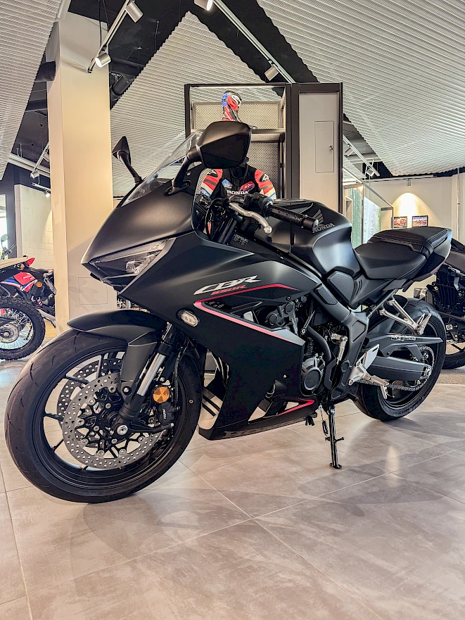 Honda Dream Dealer Zurich – motorcycle showroom with the full Honda range