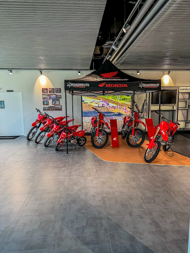 Honda motorcycle dealer Switzerland – exhibition space in Volketswil ZH