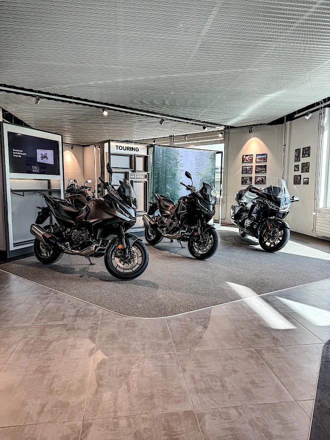 Honda motorcycle shop Zurich – new Honda models on display in Volketswil