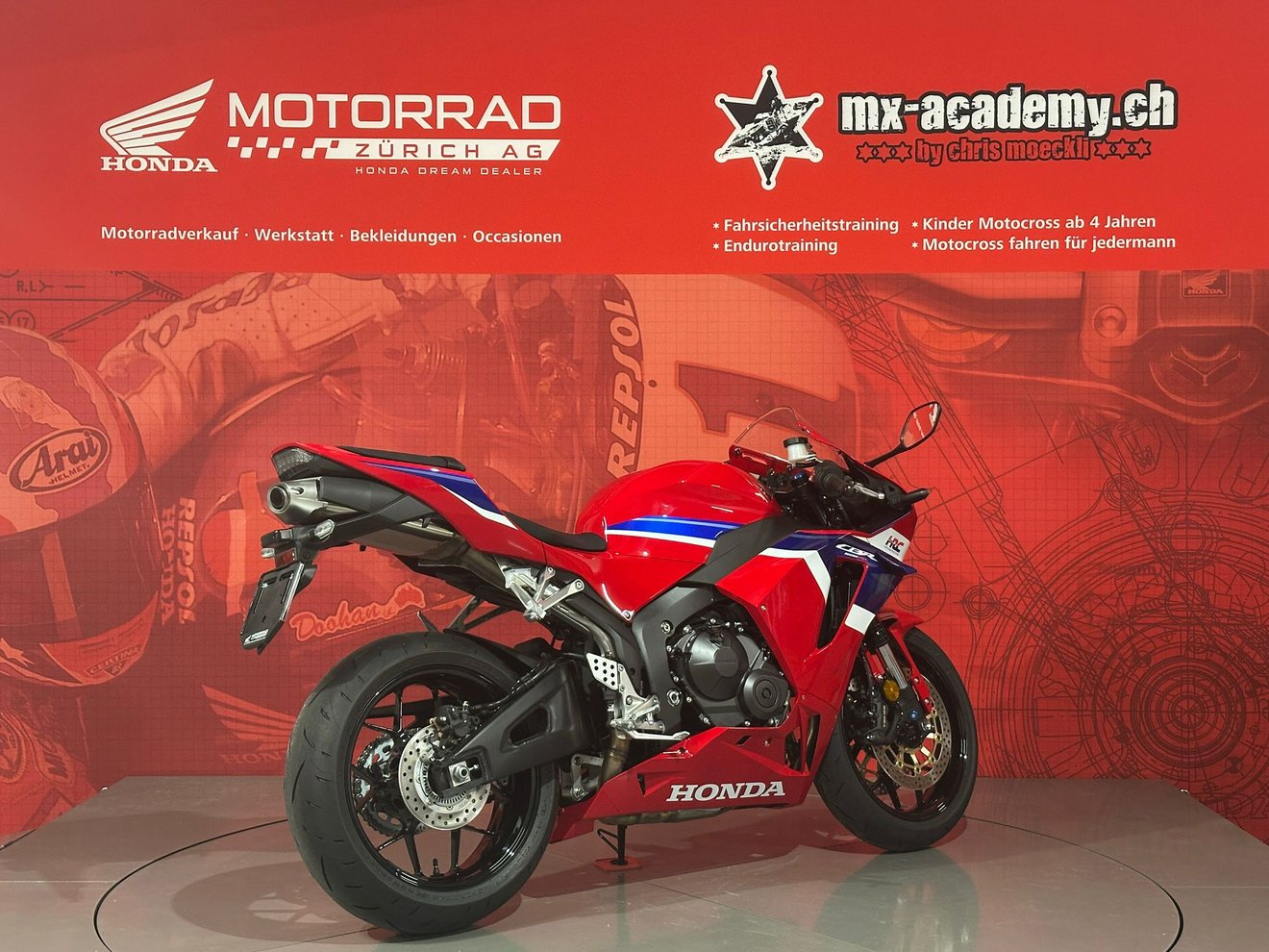 Honda CBR 600 RR side view — the only remaining 600 cc inline-four CBR, at the Honda Dream Dealer Volketswil