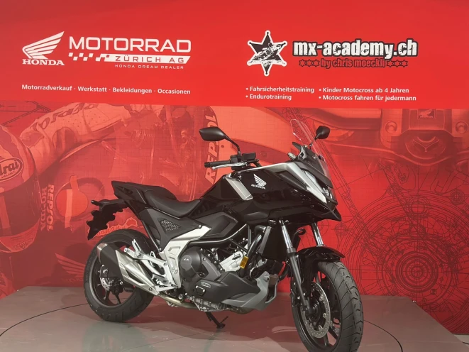 Honda NC750X beginner motorcycle, 800 mm seat height and 58 hp