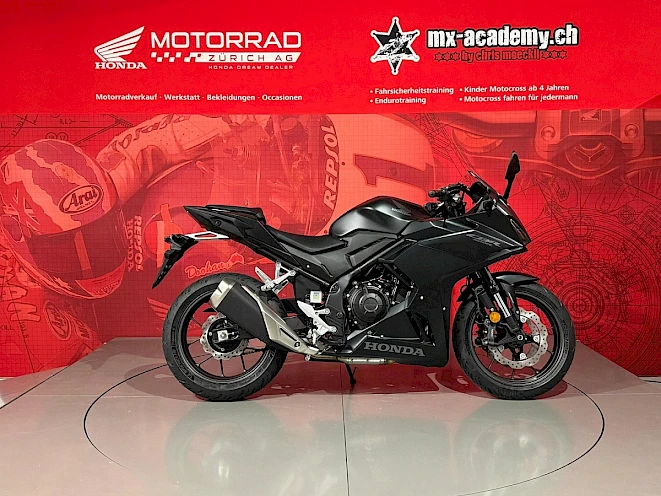Honda CBR500R with E-Clutch as an A2 motorcycle for women