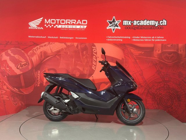 Honda PCX 125 in Blau &ndash; sparsamer Pendler-Roller mit rund 2,1 l/100 km und 8,1-Liter-Tank