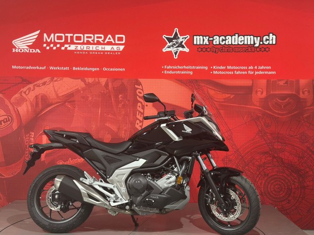 Honda NC 750 XA in Ballistic Black – motorbike for sale at Honda Motorrad Zürich