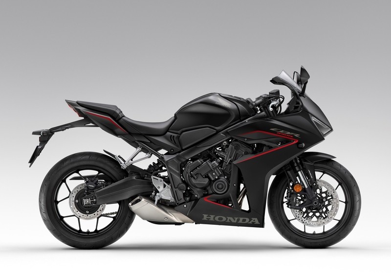 Honda CBR 650 R E-Clutch sport bike for everyday riding and mountain passes