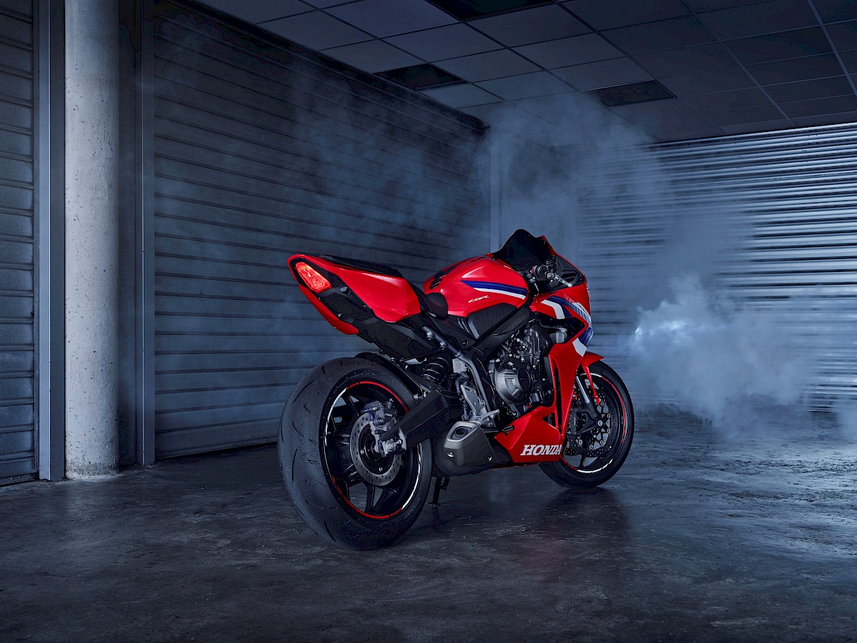 Buy a supersport motorcycle new or second hand in Volketswil near Zuerich