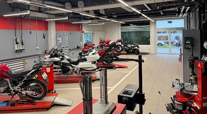 Motorbike store in Zurich with its own workshop for service and repair
