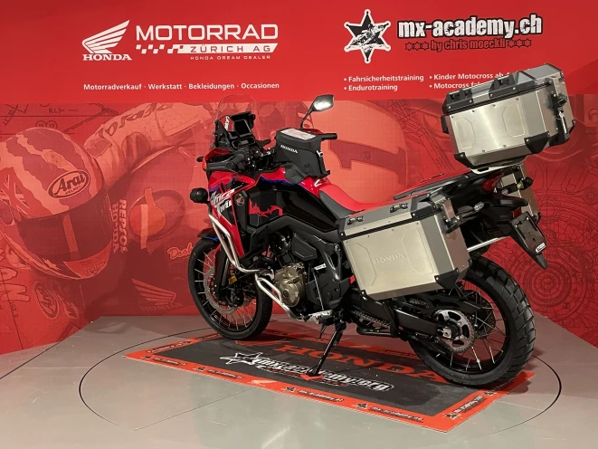 Transformations Honda CRF1100 Africa Twin boîte manuelle 2025 rouge, accessoires et tuning chez le Honda Dream Dealer de Zurich
