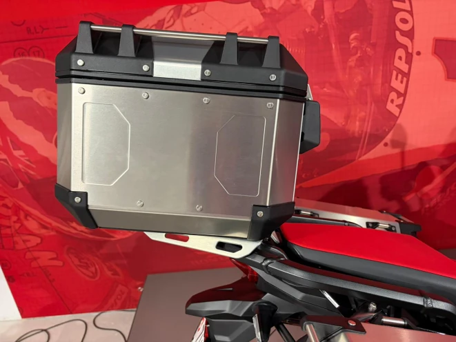 Top case CRF1100 et Africa Twin, Pack Easy Top-Case 42 l aluminium avec platine de fixation