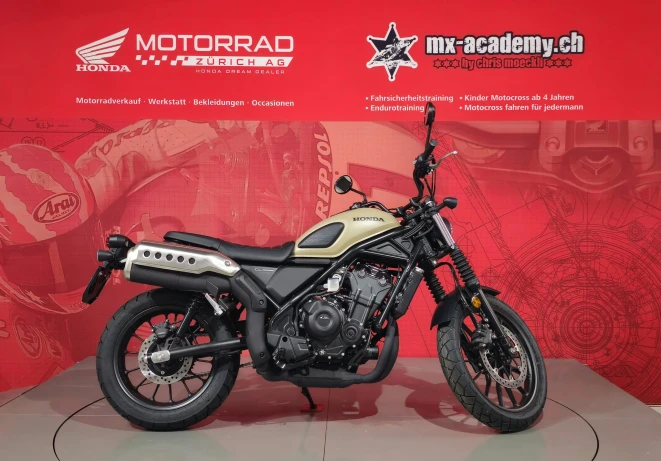 Moto adaptée au quotidien : CL500 de Honda avec hauteur de selle de 790 mm