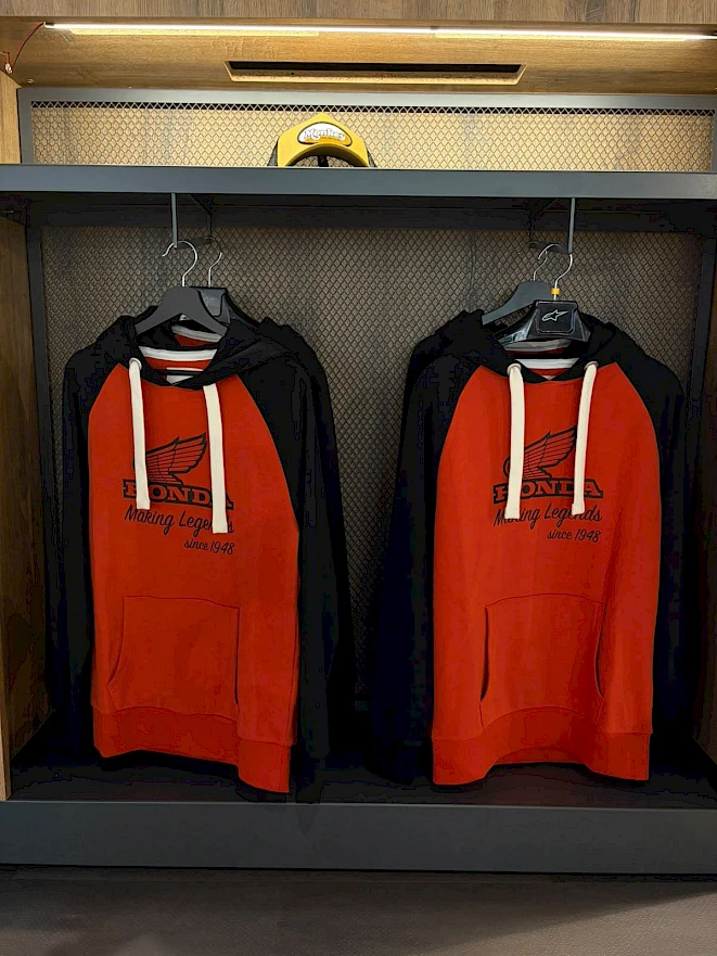 Vêtements moto de la ligne Honda – sweats à capuche Honda chez le Honda Dream Dealer Zürich