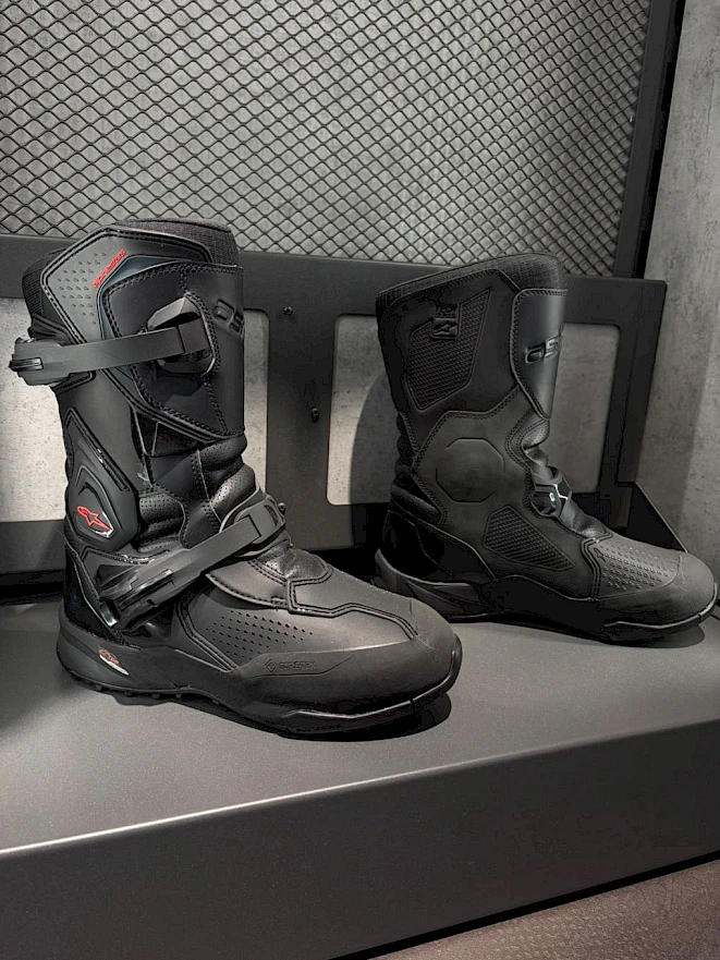 Bottes moto adventure Alpinestars pour les voyages