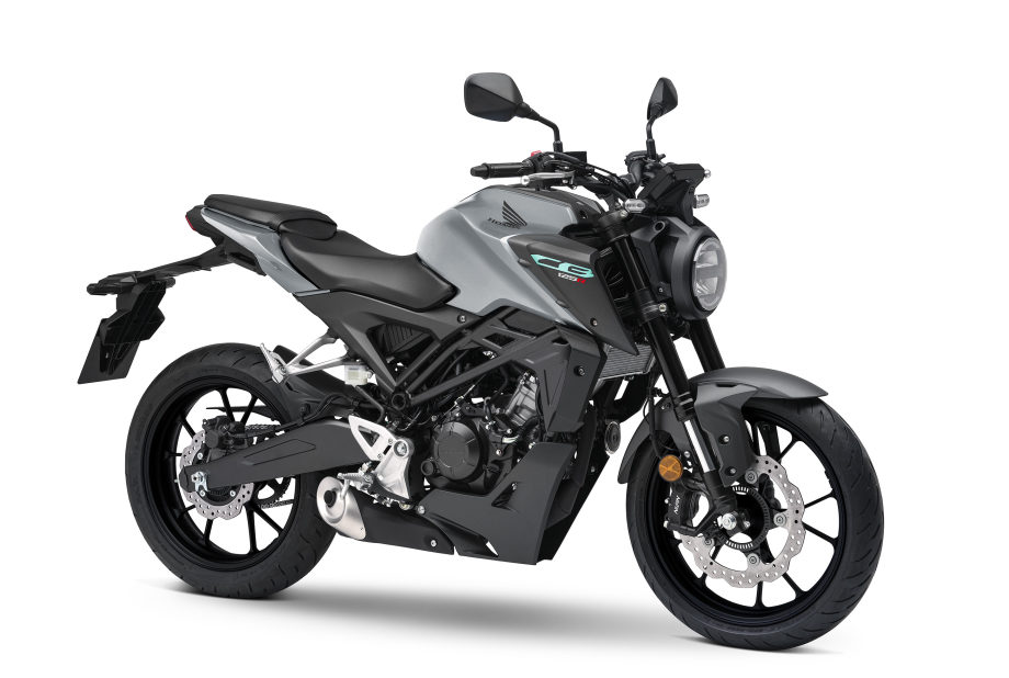 Honda CB125R 2026 model – Honda lists heated grips and a rear seat bag as genuine accessories for this bike