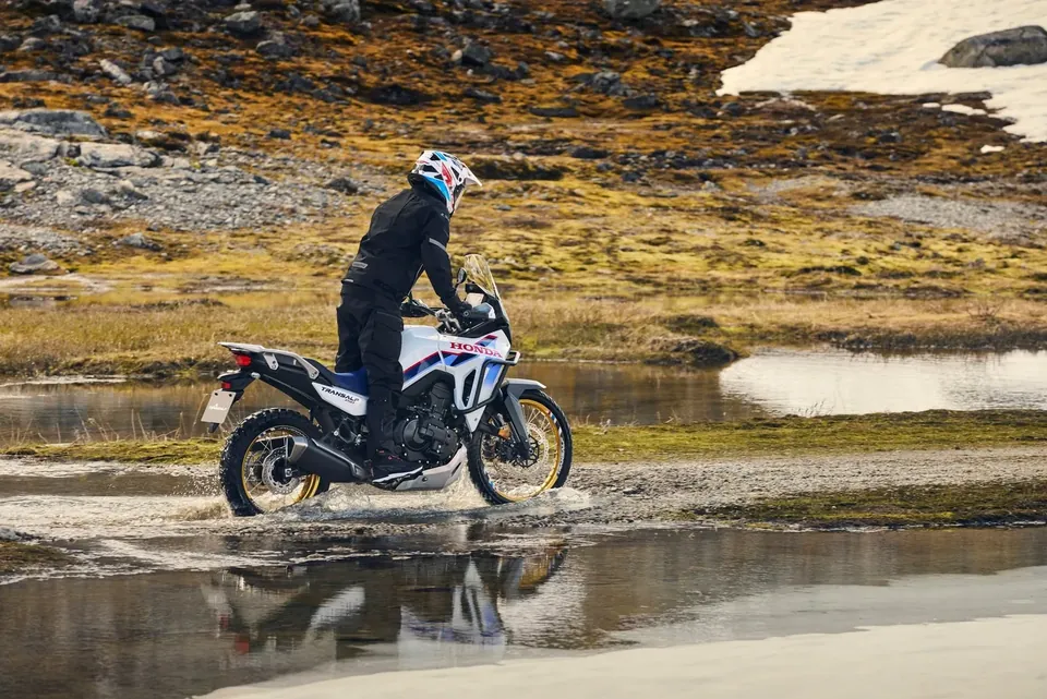 Honda XL750 Transalp con E-Clutch – prueba en el Honda Dream Dealer de Zúrich