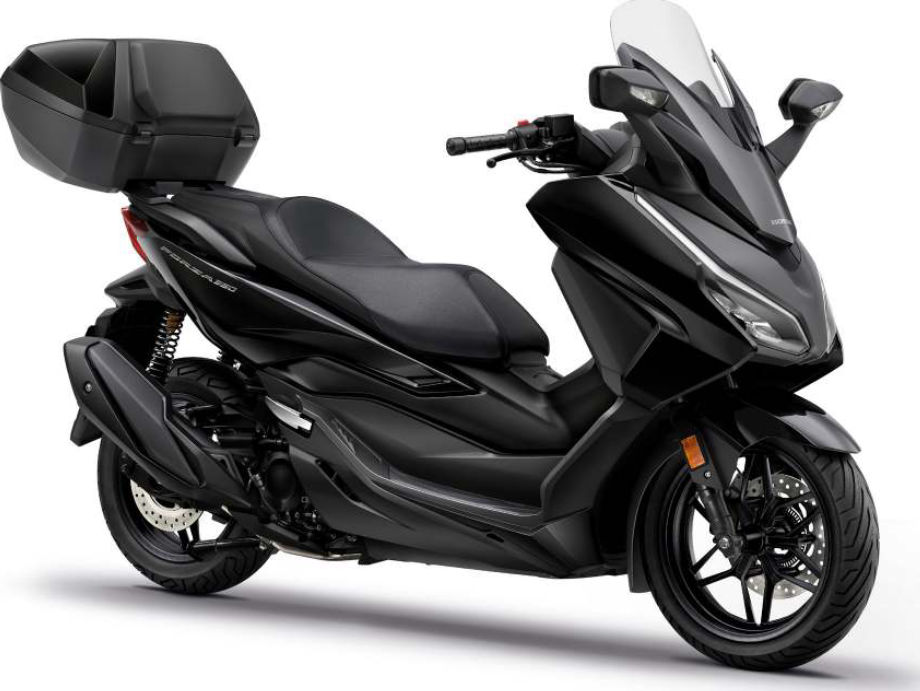Honda Forza 350 with genuine accessories: 45L Smart Box top box
