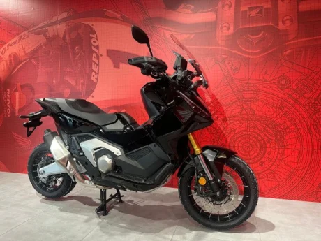 Honda X-ADV750 in the showroom &ndash; advice, test ride and handover in Volketswil ZH
