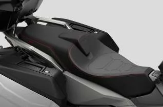 Honda X-ADV750 genuine accessories &ndash; comfort seat with red stitching
